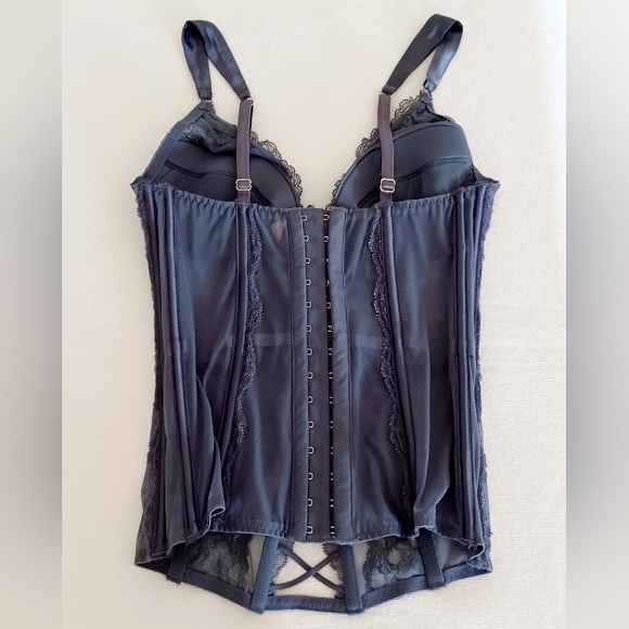NWT Victoria's Secret Fearless Criscross Front Crystal Gray Corset Busti… - Picture 3 of 16